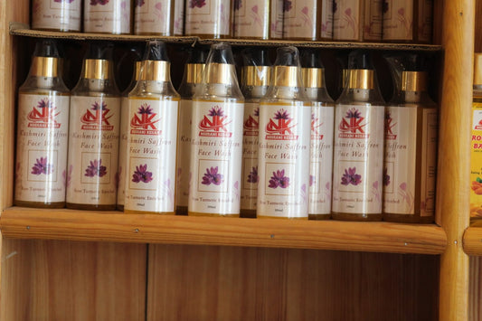 Raya Kashmiri Saffron Glow Face Wash (200ml) ✨ Brightens, Hydrates & Evens Skin Tone ✨
